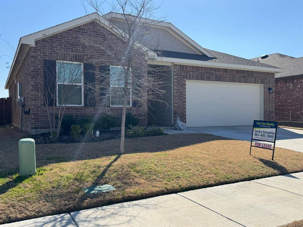 1517 Escondido Drive, Fort Worth, TX 76052