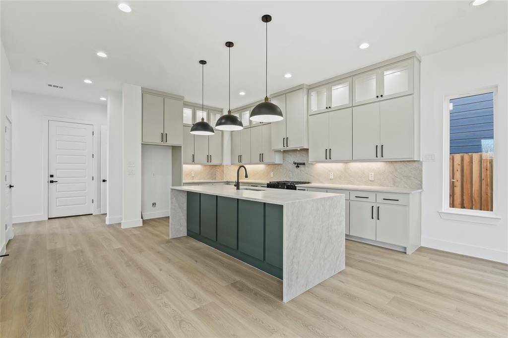 2633 Peabody Avenue, Dallas, TX 75215