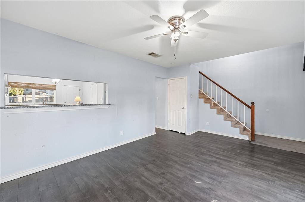 1509 Creek Bank Lane, Arlington, TX 76014