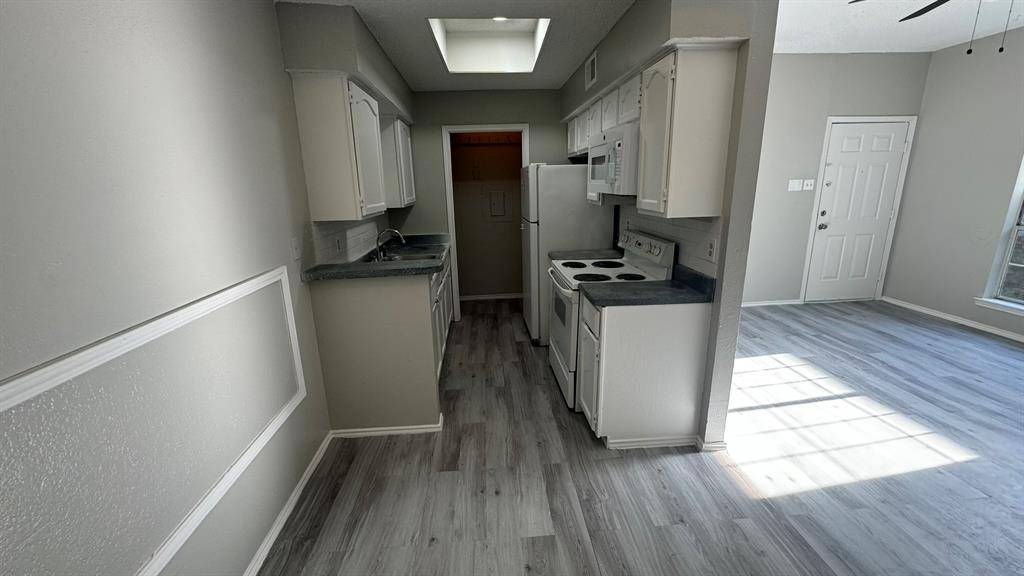 3209 Norwalk Avenue, Dallas, TX 75220