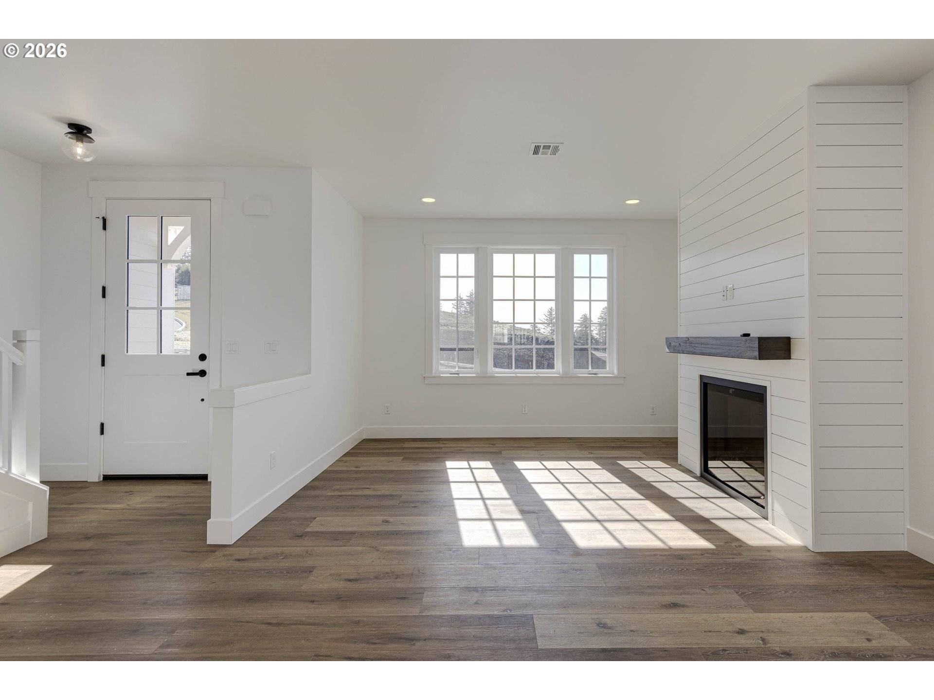 425 NE MOONWAKE LN #18, Depoe Bay, OR 97341