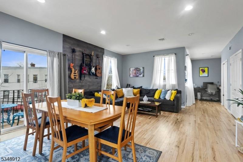 418 Jackson Ave, Elizabeth City, NJ 07201