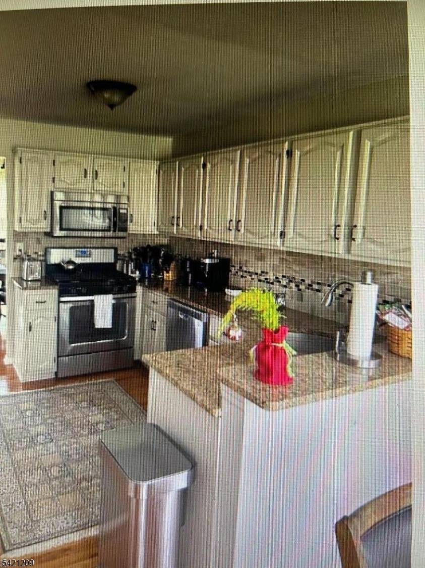 89 Violet Ct, Readington Twp., NJ 08889
