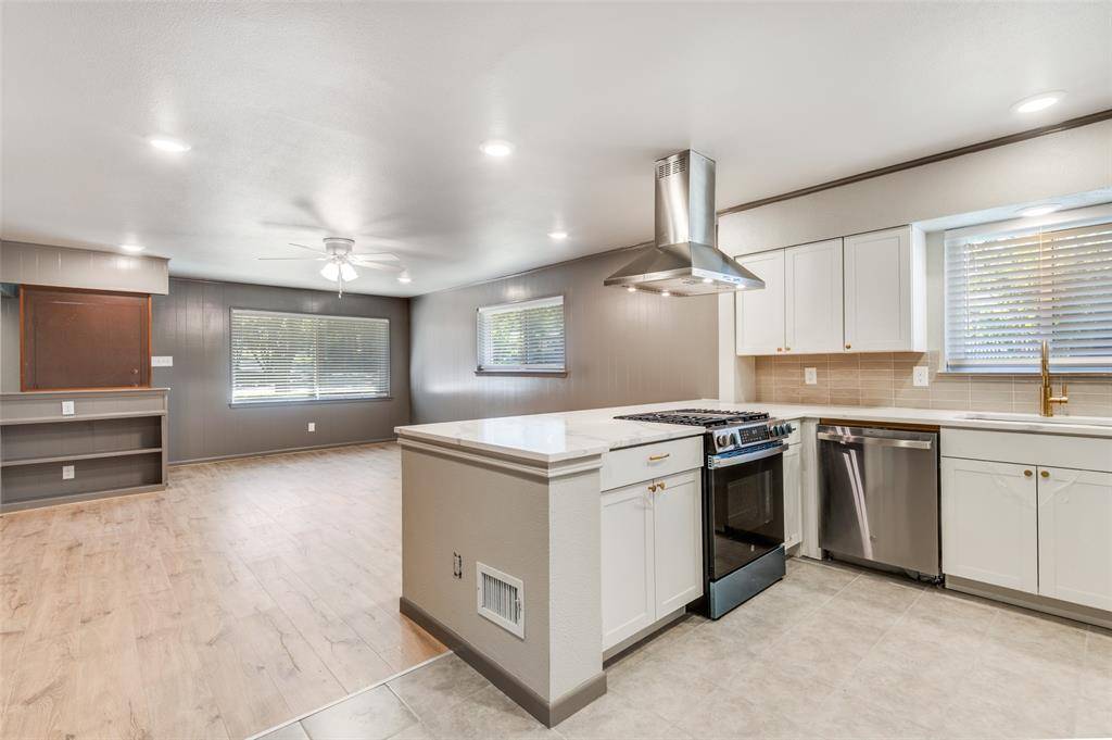 121 S Cavender Street, Dallas, TX 75211