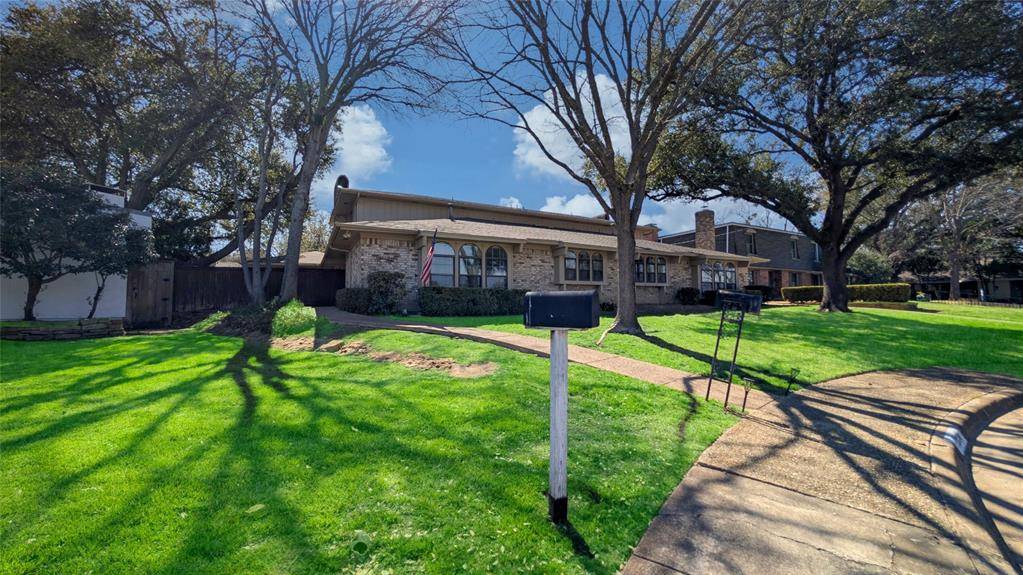 10504 Berry Knoll Drive, Dallas, TX 75230