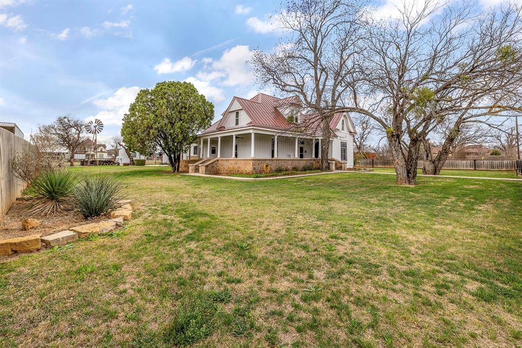 641 W 3rd Street, Baird, TX 79504
