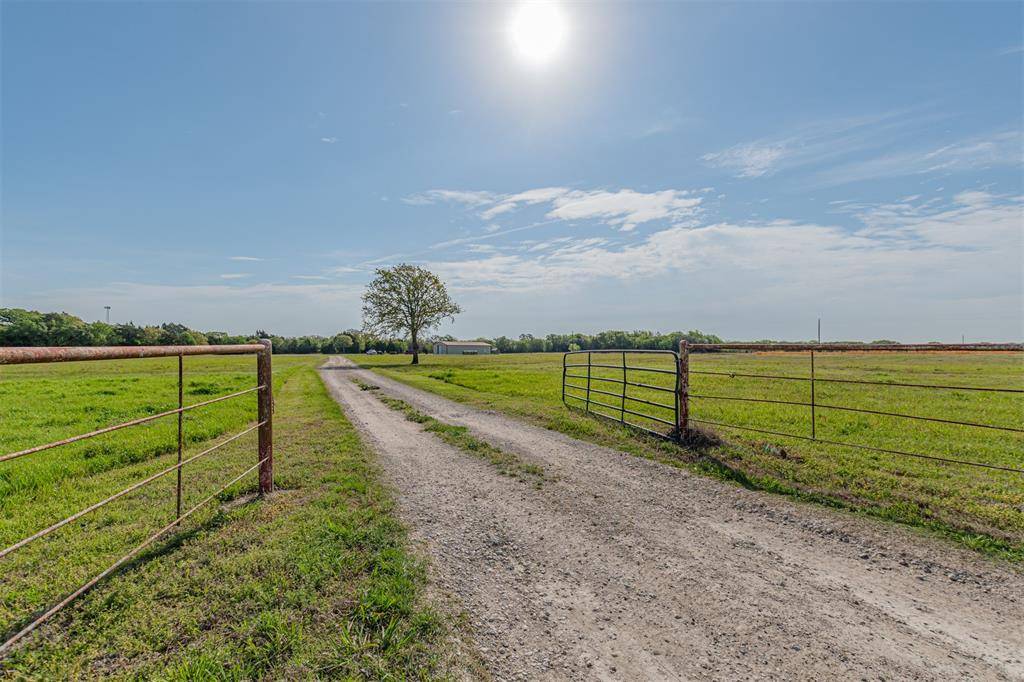 15301 County Road 4018, Kemp, TX 75143