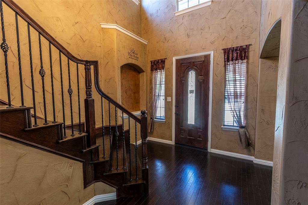 2931 Bandera, Grand Prairie, TX 75054