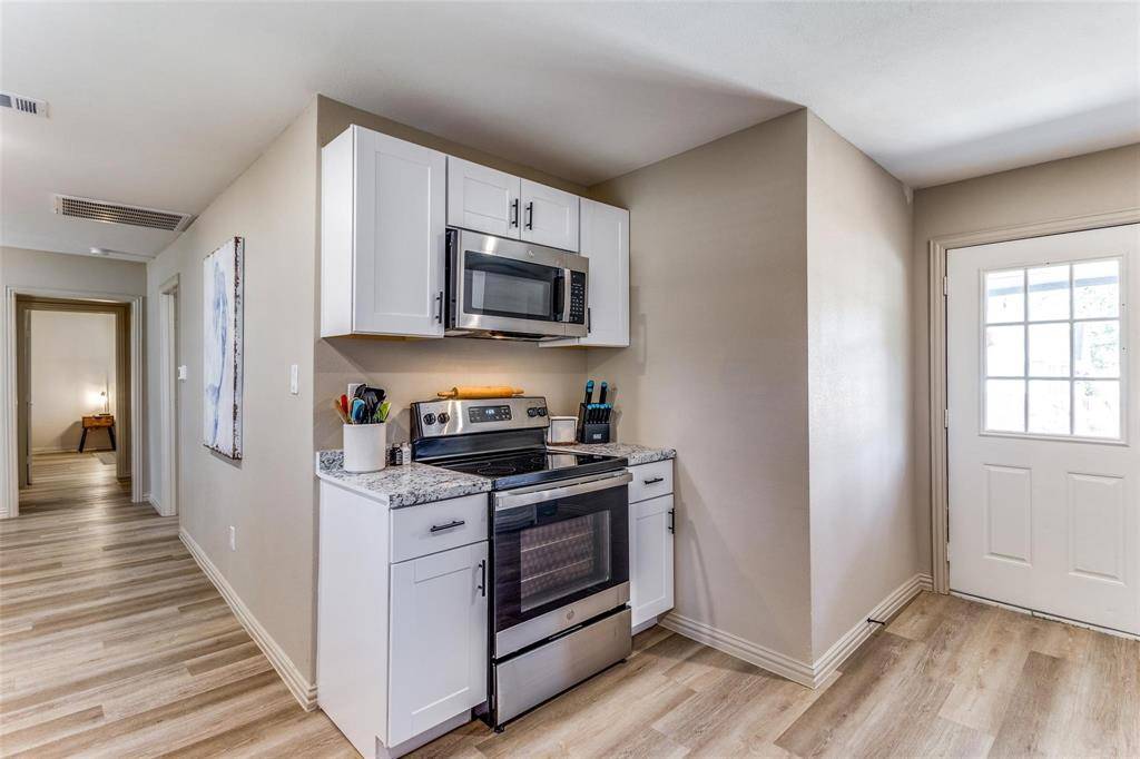 3217 Huron Trail, Lake Worth, TX 76135