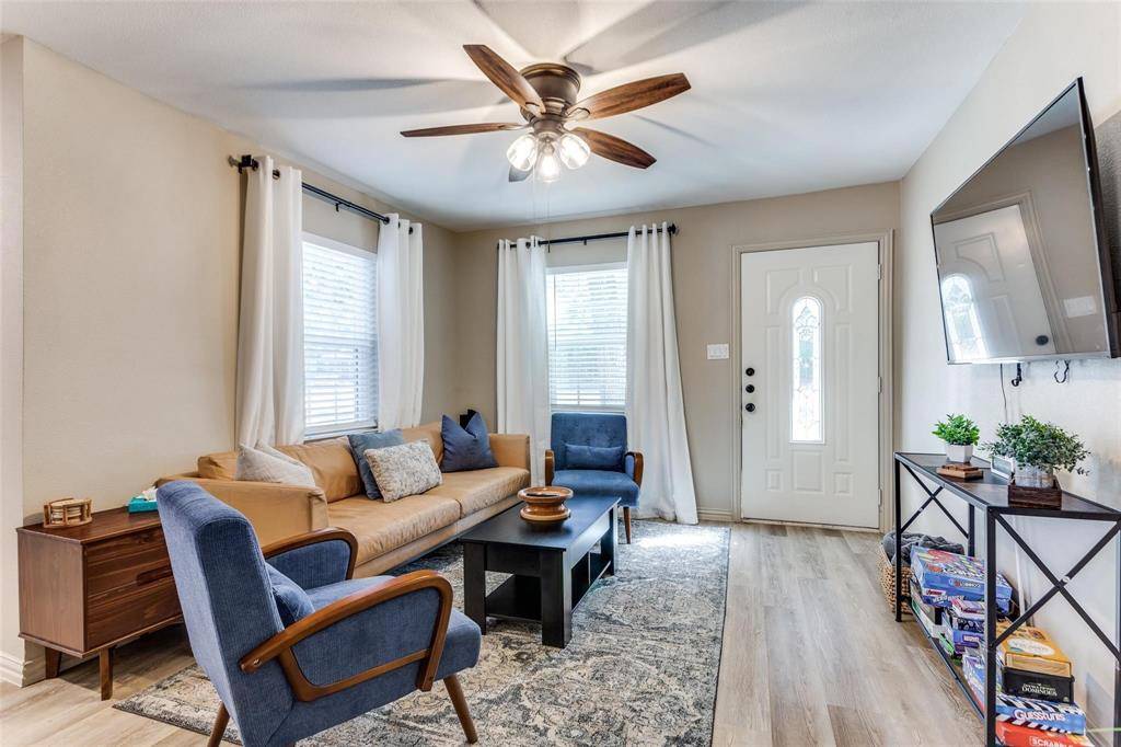 3217 Huron Trail, Lake Worth, TX 76135