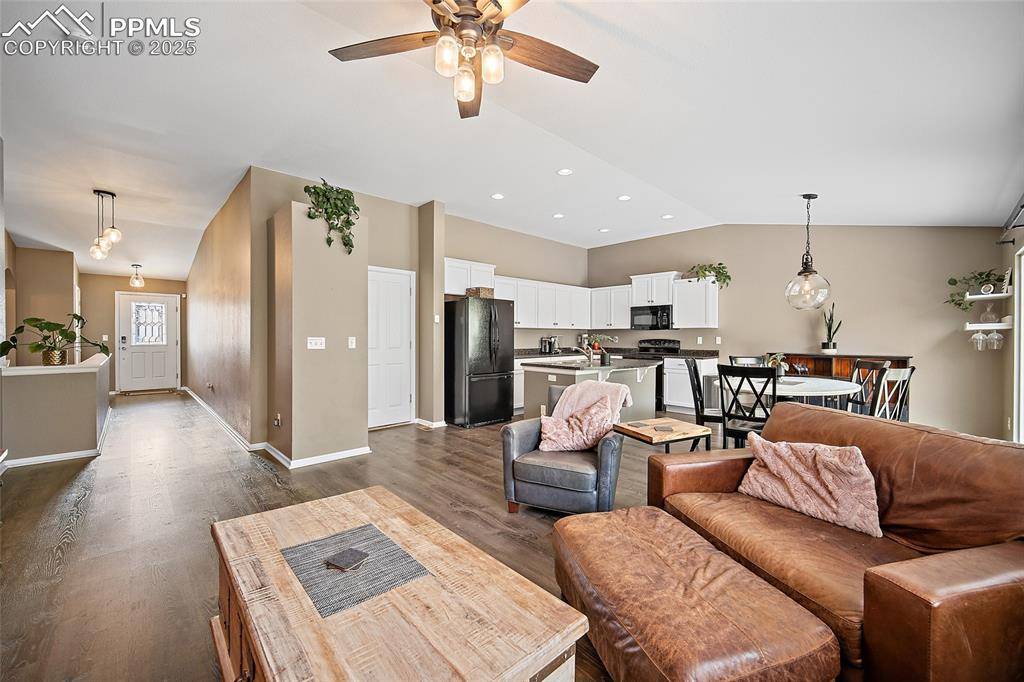 8044 Cinnamon CT, Colorado Springs, CO 80927