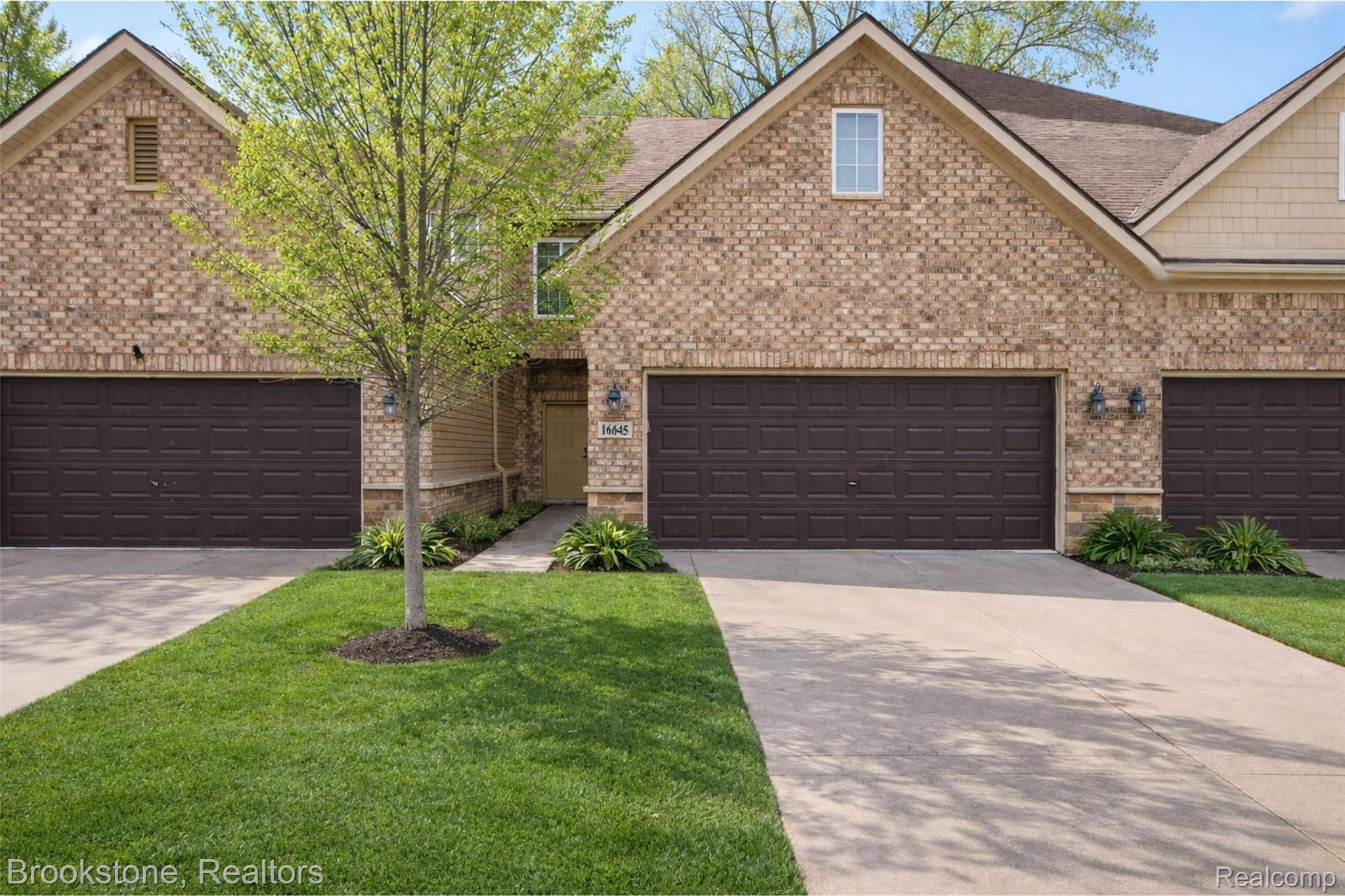 16645 Savor LN, Clinton Charter Township, MI 48035