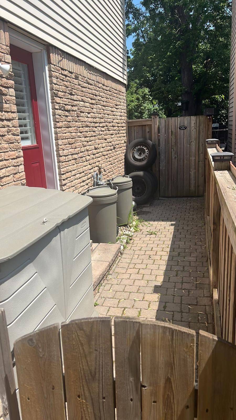 1150 Jamesway BLVD #(Bachelor Basement Apt), Oakville, ON L6H 2Z7