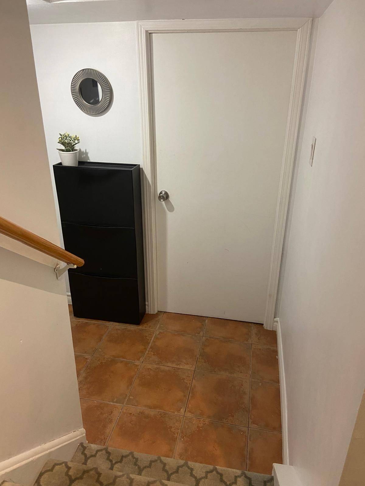 1150 Jamesway BLVD #(Bachelor Basement Apt), Oakville, ON L6H 2Z7