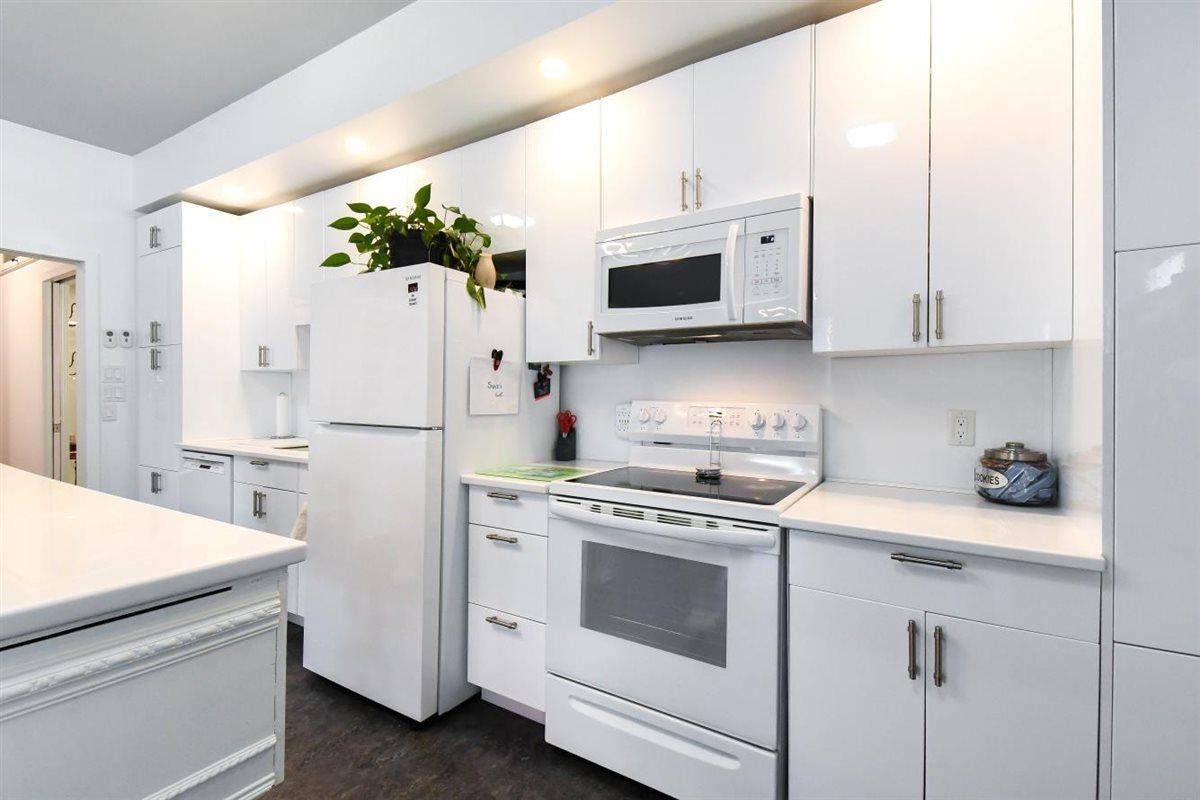 194 Hastings ST N, Bancroft, ON K0L 1C0