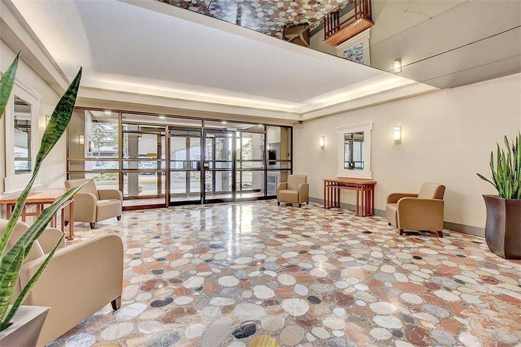 1785 Frobisher LN #404, Alta Vista And Area, ON K1G 3T7