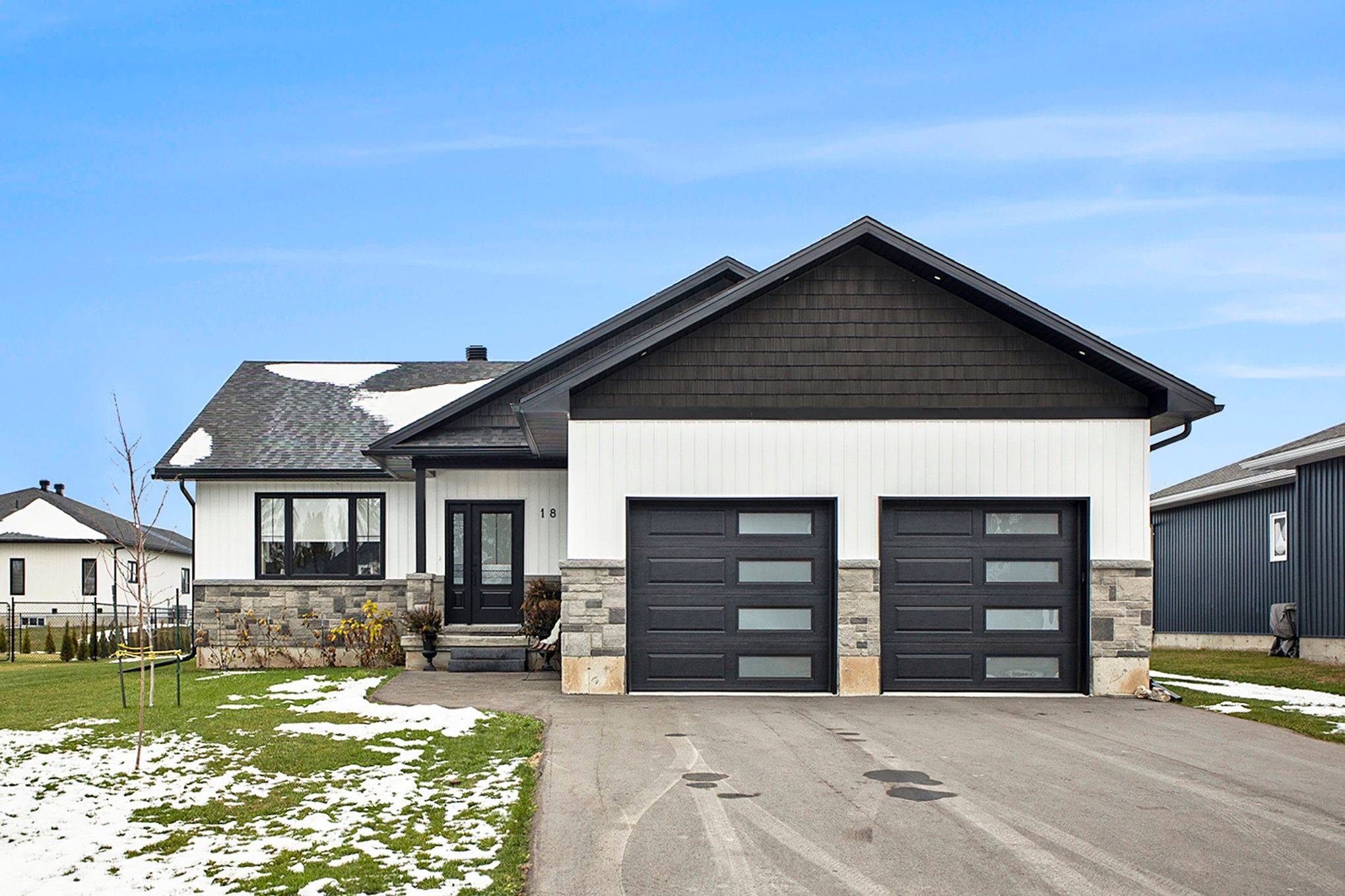 18 Morrison DR, Whitewater Region, ON K0J 1K0