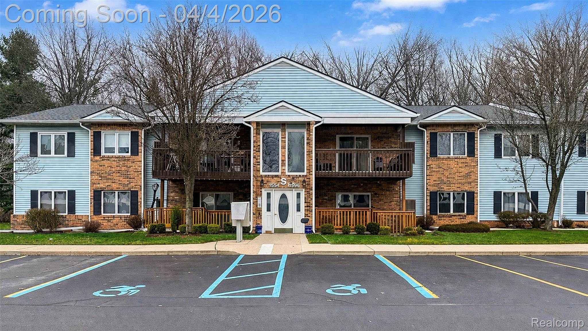 1584 Shoemaker DR, Westland, MI 48185