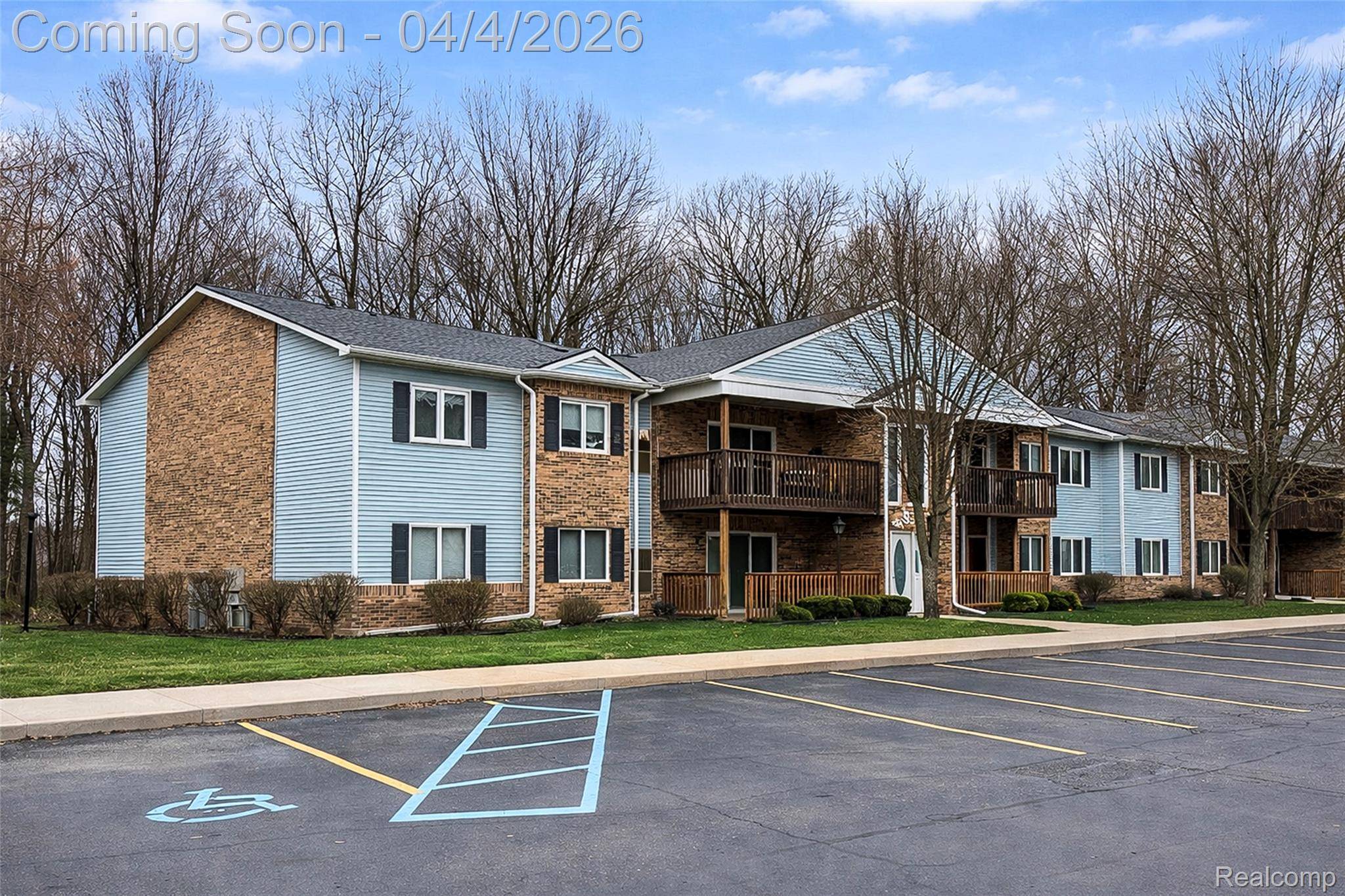 1584 Shoemaker DR, Westland, MI 48185