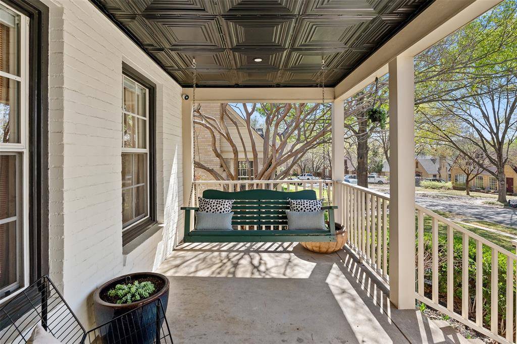 822 Valencia Street, Dallas, TX 75223