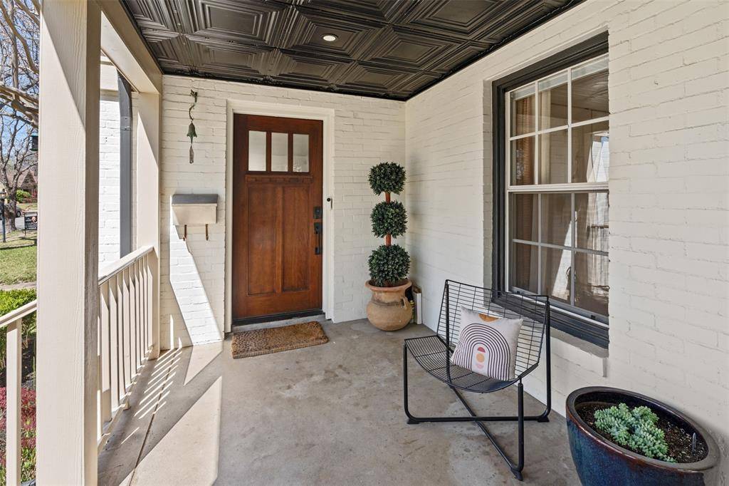 822 Valencia Street, Dallas, TX 75223