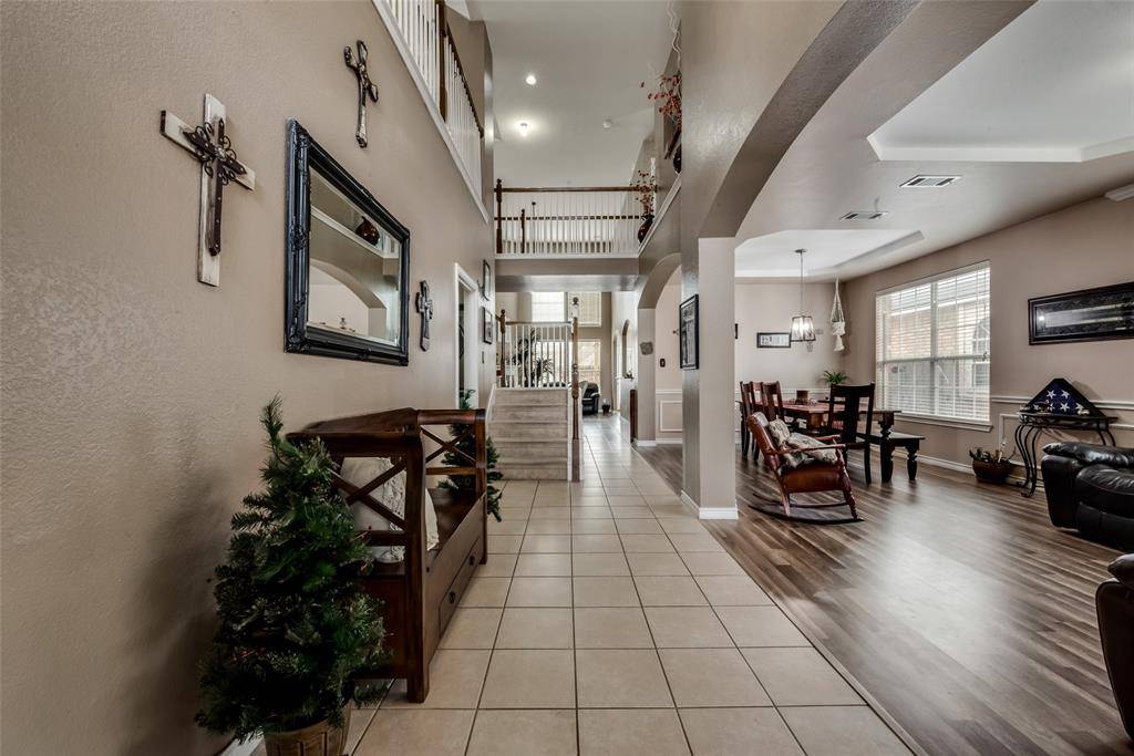 6329 Redeagle Creek Drive, Fort Worth, TX 76179