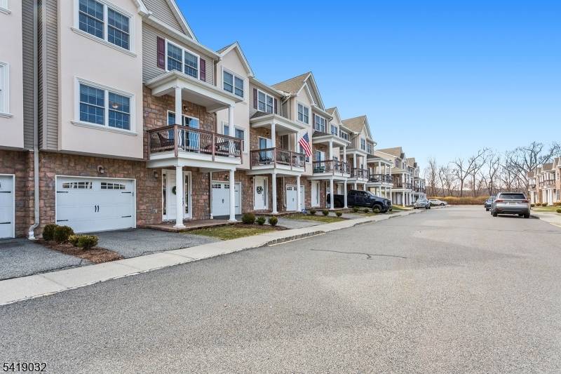 3 Brandon Ct, Butler Boro, NJ 07405