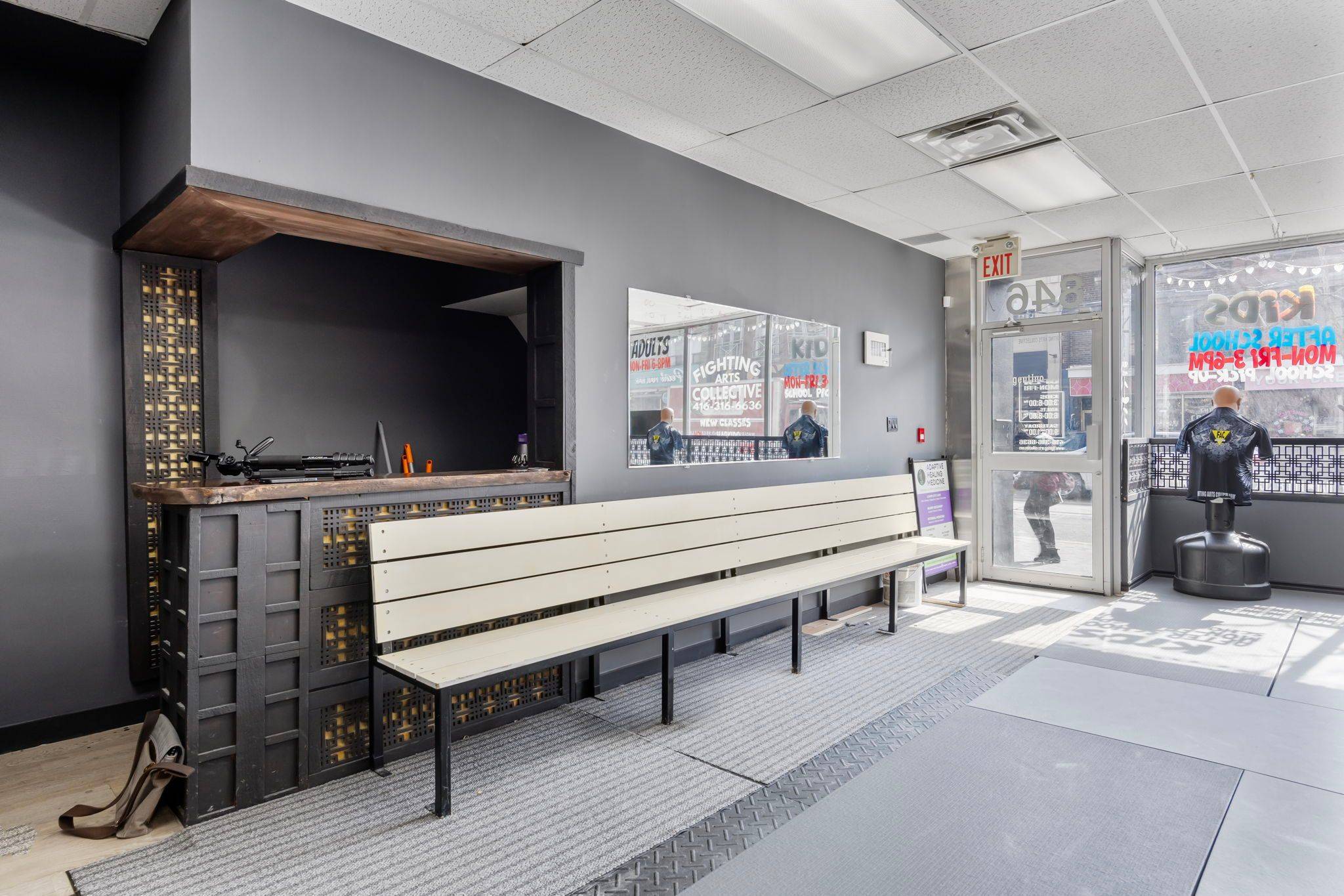 846 College ST, Toronto C01, ON M6H 1A2