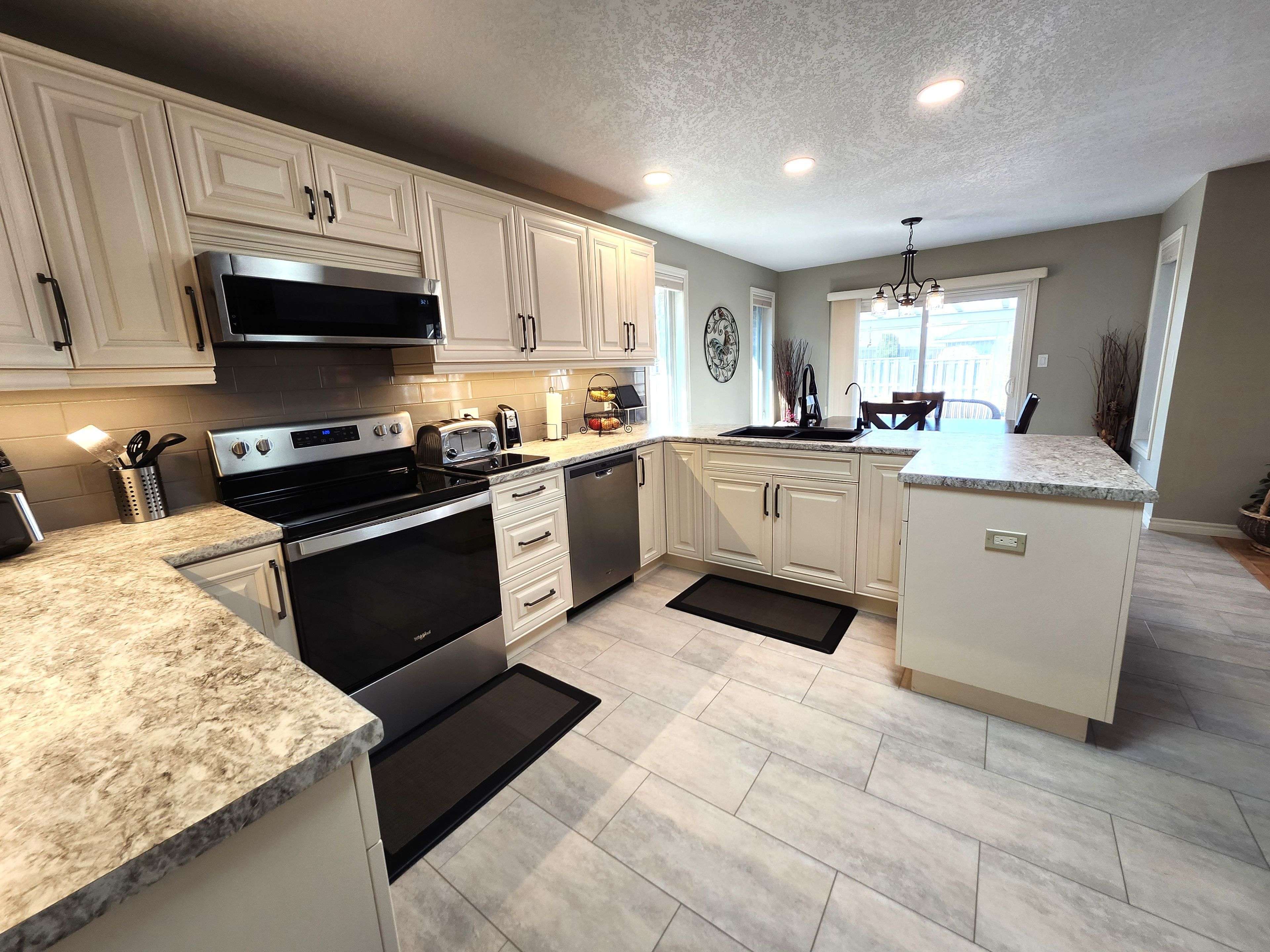 230 4TH STREET CRES, Hanover, ON N4N 3S2