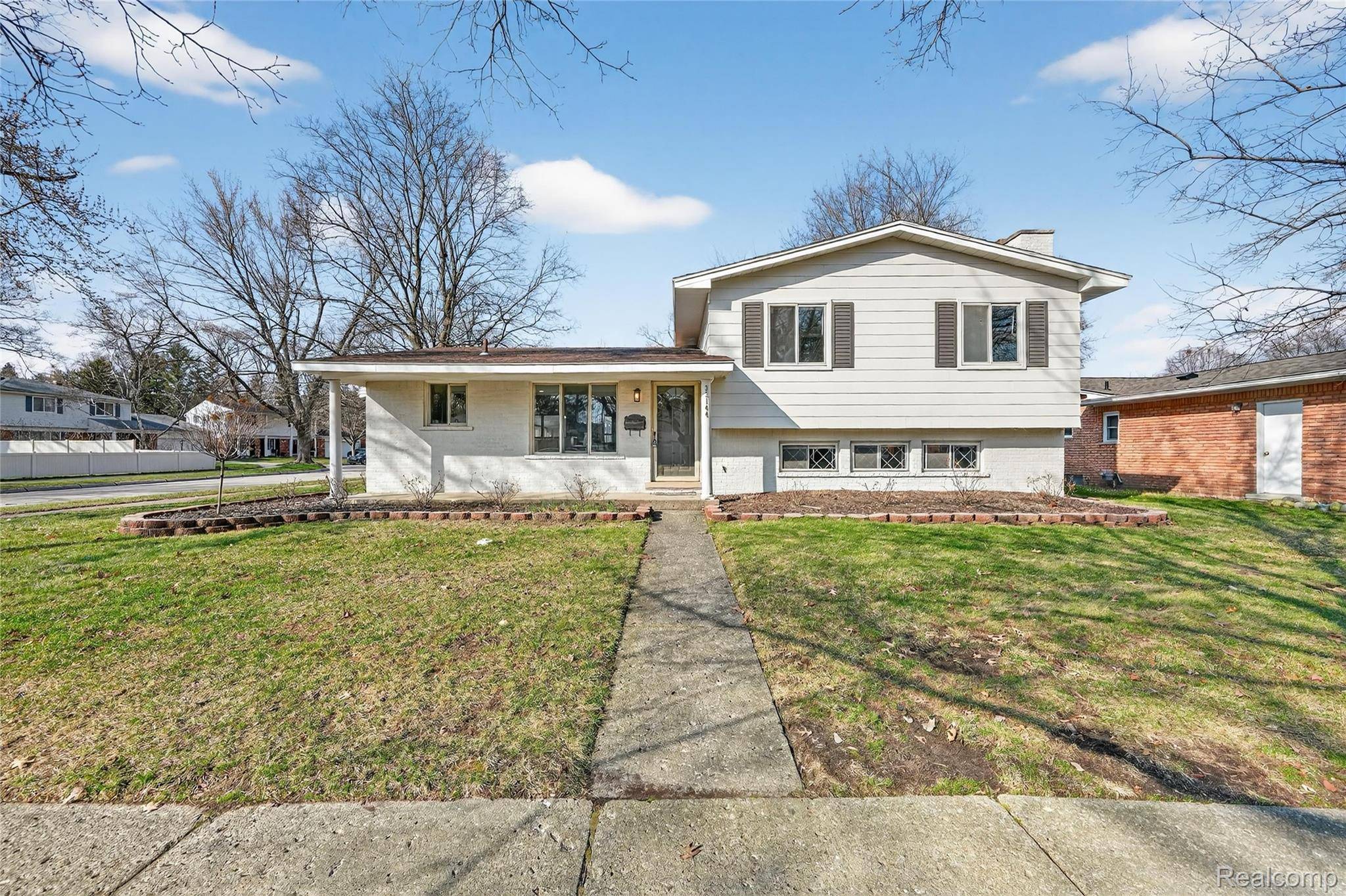 33144 Tall Oaks ST, Farmington, MI 48336