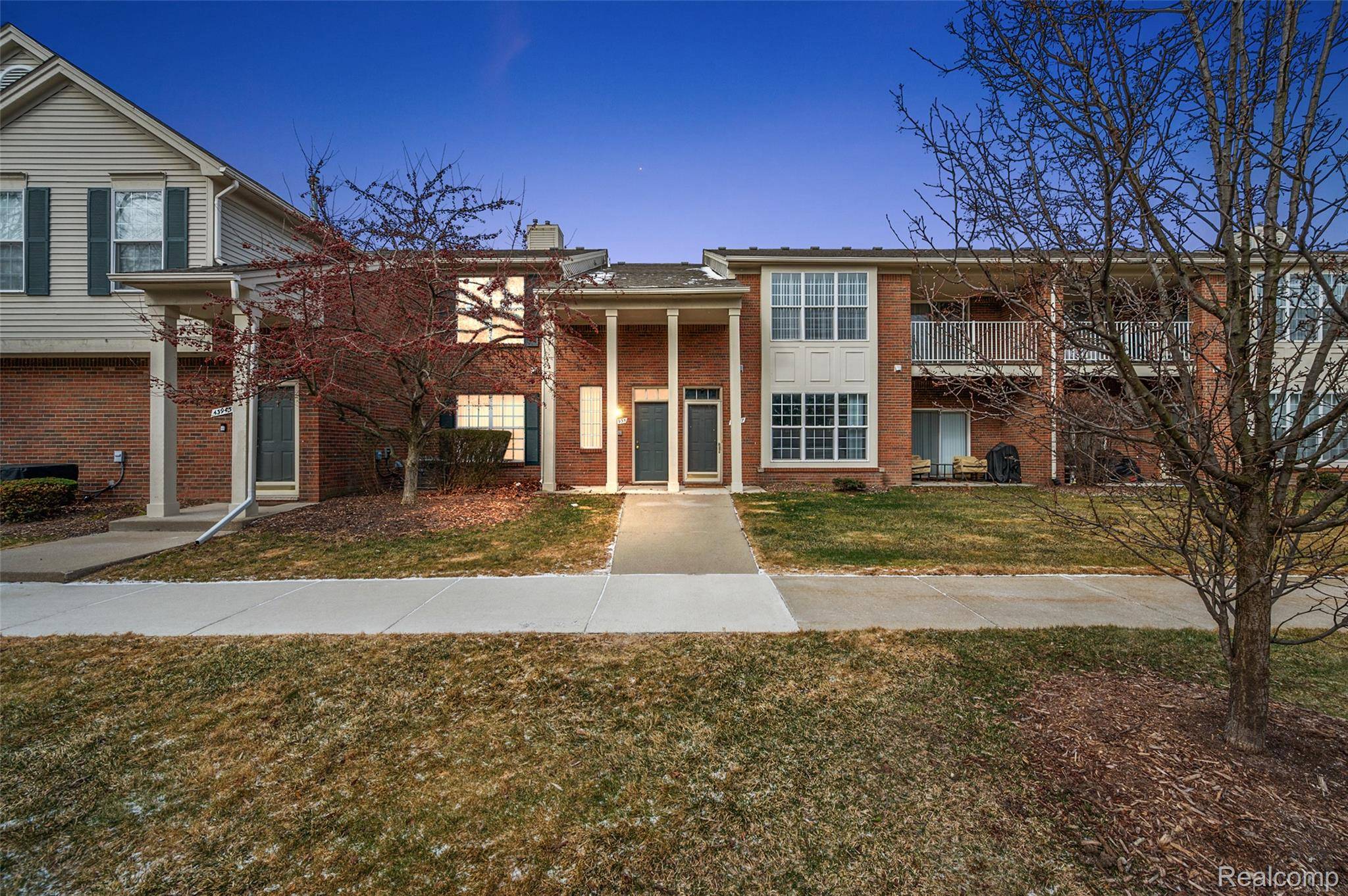 43935 Rushcliffe DR, Sterling Heights, MI 48313