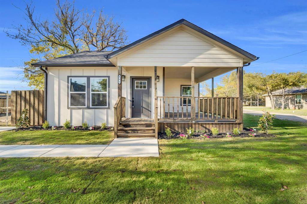 401 Poplar Street, Italy, TX 76651