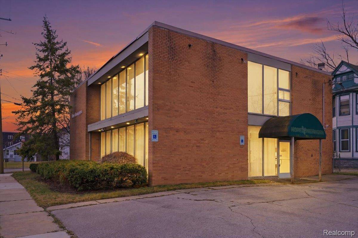 70 Lafayette ST, Pontiac, MI 48342