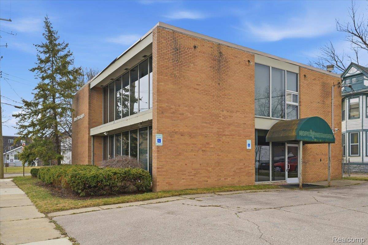 70 Lafayette ST, Pontiac, MI 48342