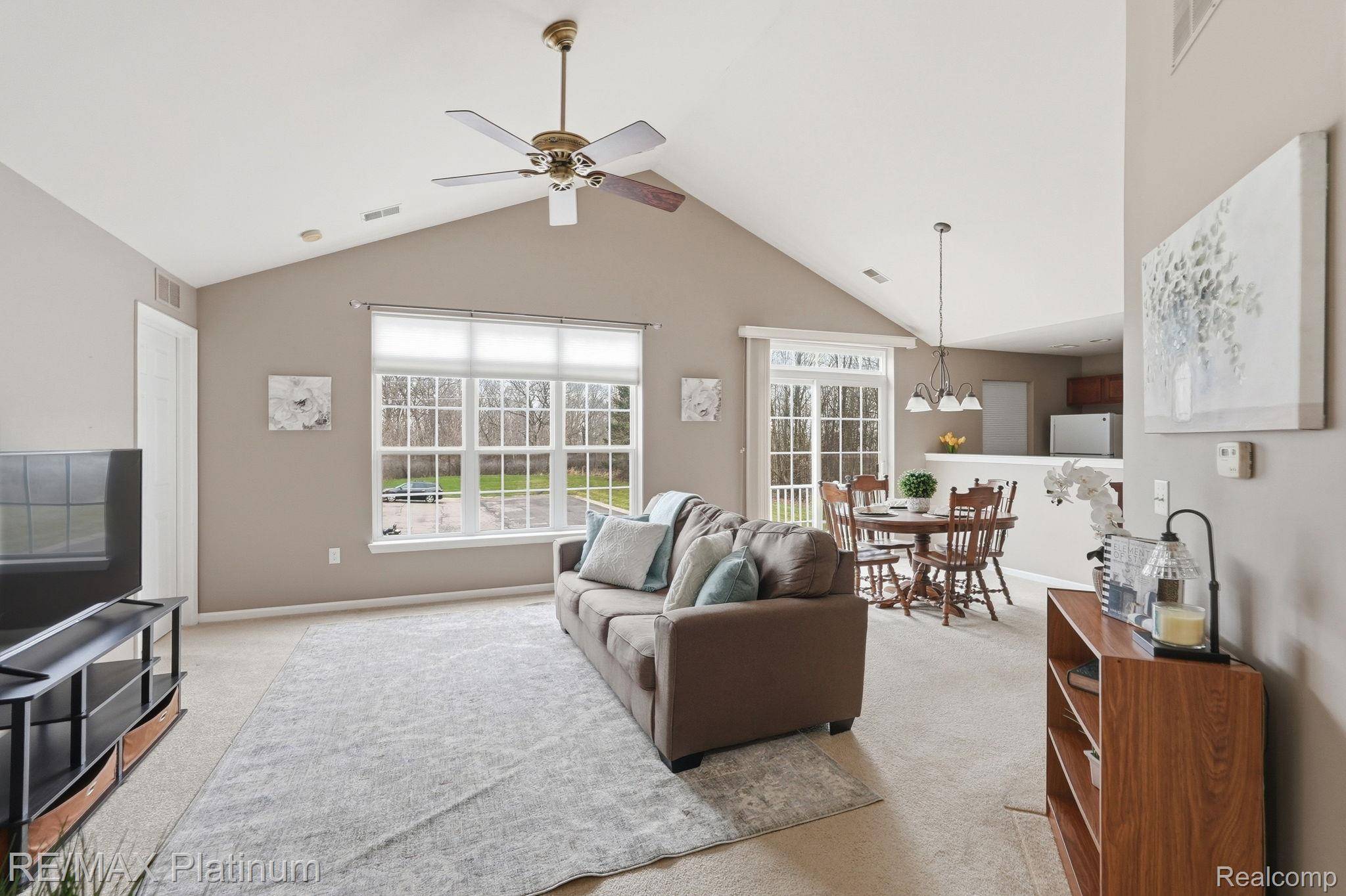 556 Olde English CIR #94, Howell Township, MI 48855