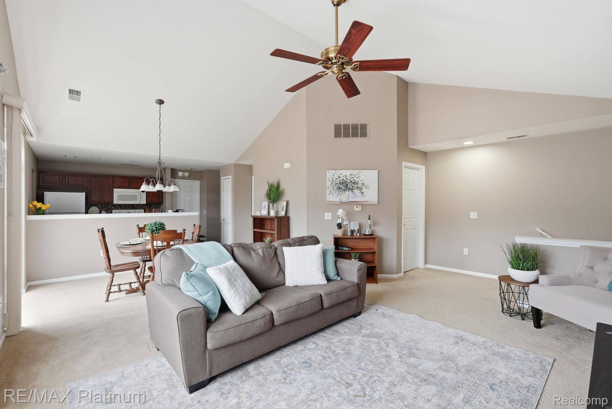 556 Olde English CIR #94, Howell Township, MI 48855