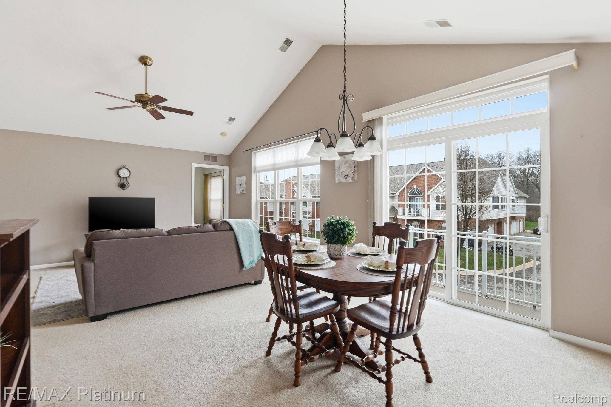 556 Olde English CIR #94, Howell Township, MI 48855