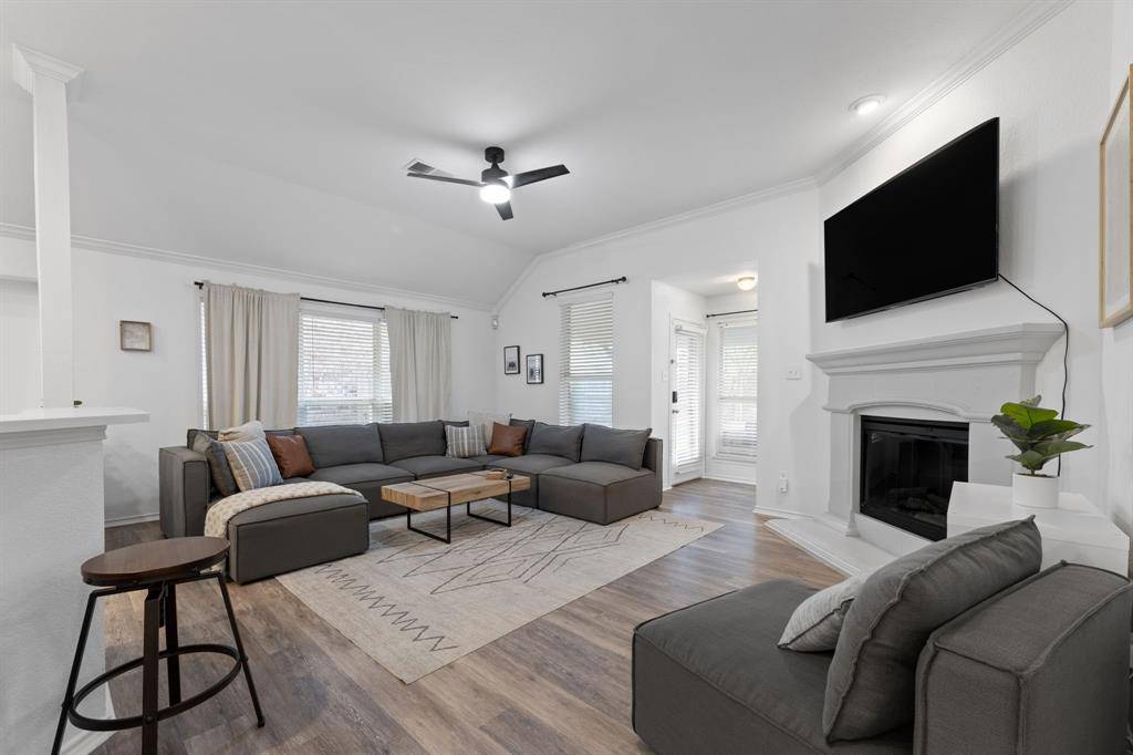 1024 Shortleaf Pine Drive, Arlington, TX 76012