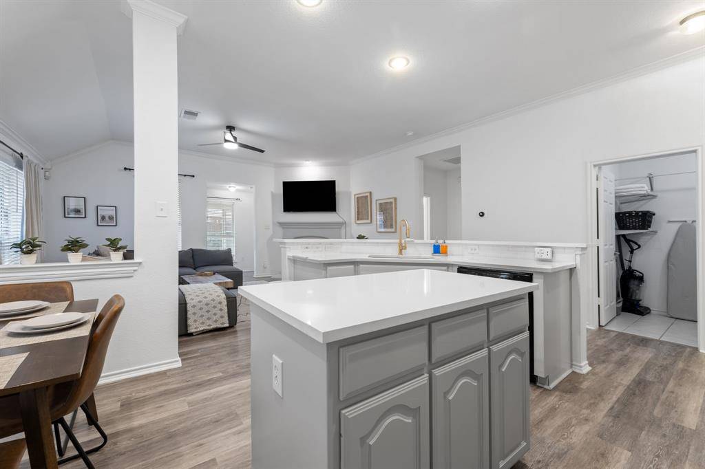 1024 Shortleaf Pine Drive, Arlington, TX 76012