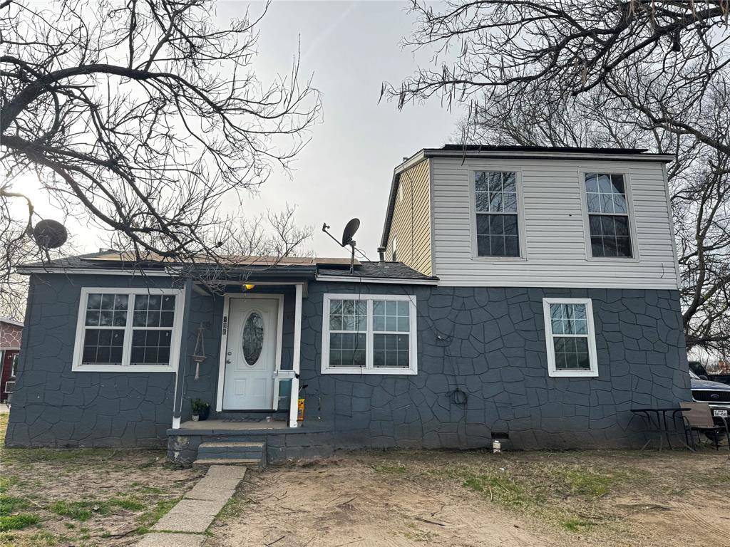 108 N Ellis Avenue, Mount Pleasant, TX 75455
