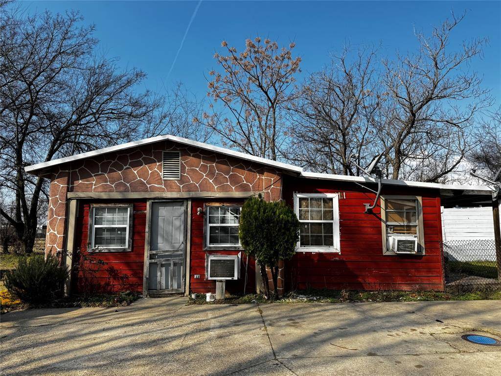 108 N Ellis Avenue, Mount Pleasant, TX 75455