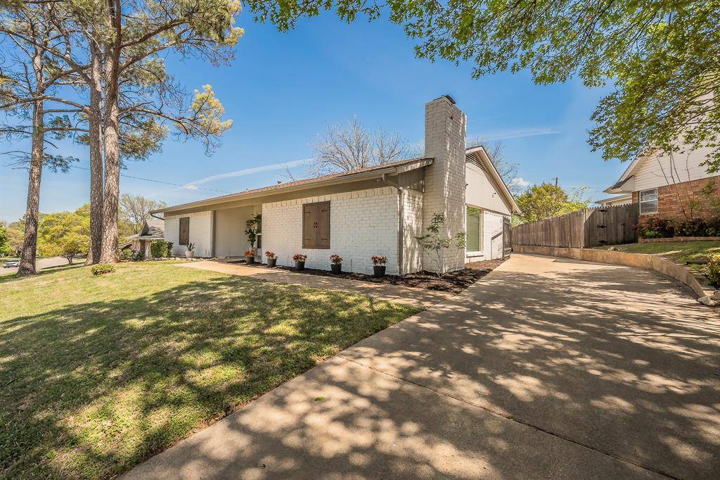 6517 Whitman Avenue, Fort Worth, TX 76133