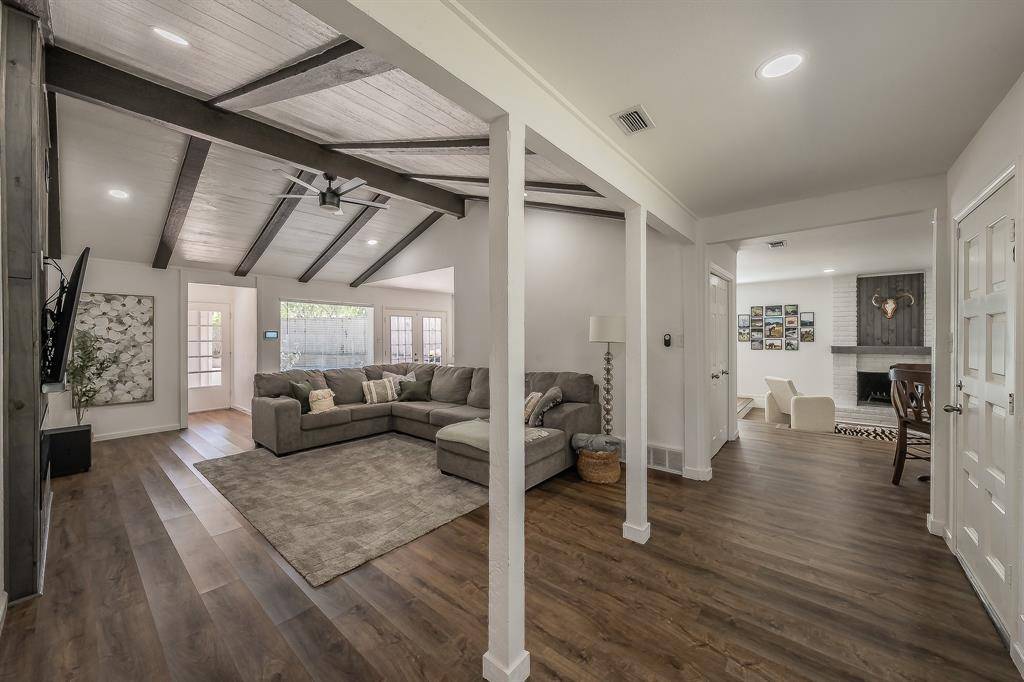 6517 Whitman Avenue, Fort Worth, TX 76133