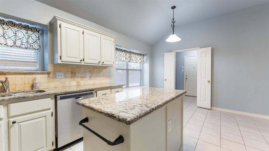 525 Mustang Ridge Drive, Murphy, TX 75094