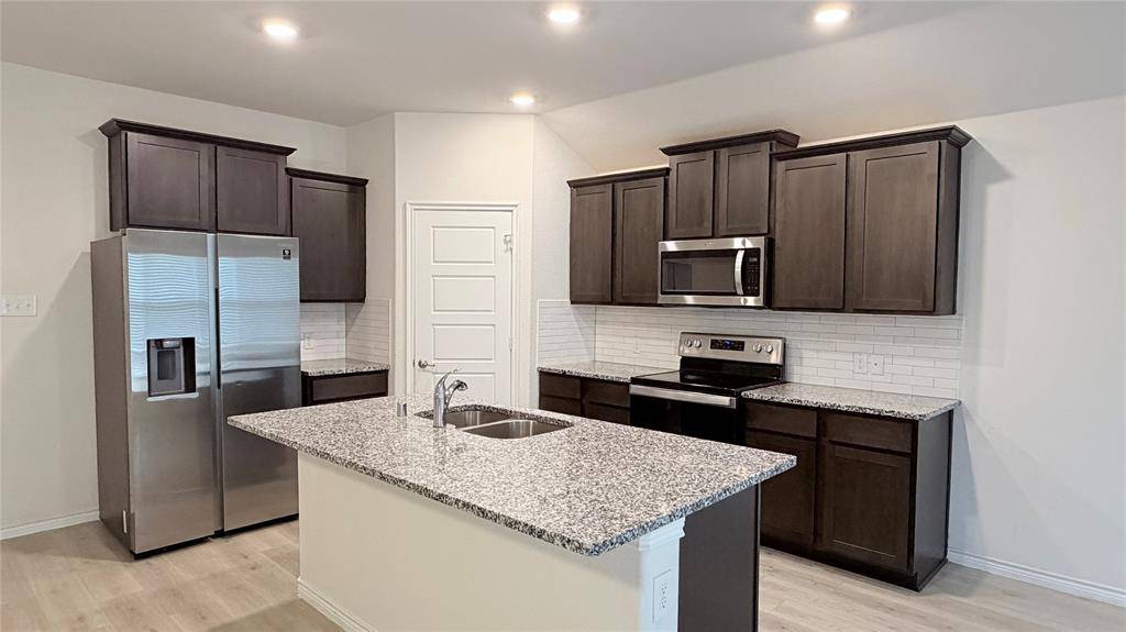 916 Cherry Blossom Street, Anna, TX 75409