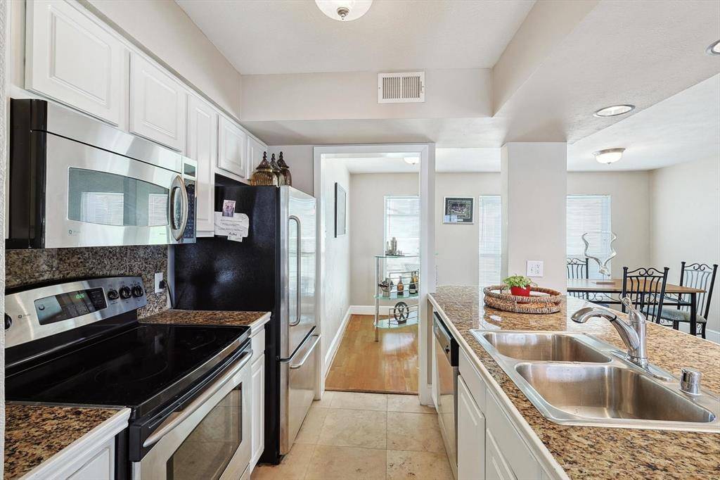 5916 Sandhurst Lane #226, Dallas, TX 75206