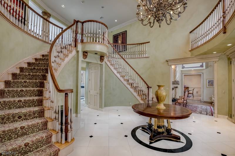 5 Queens Ct, Mendham Twp., NJ 07960