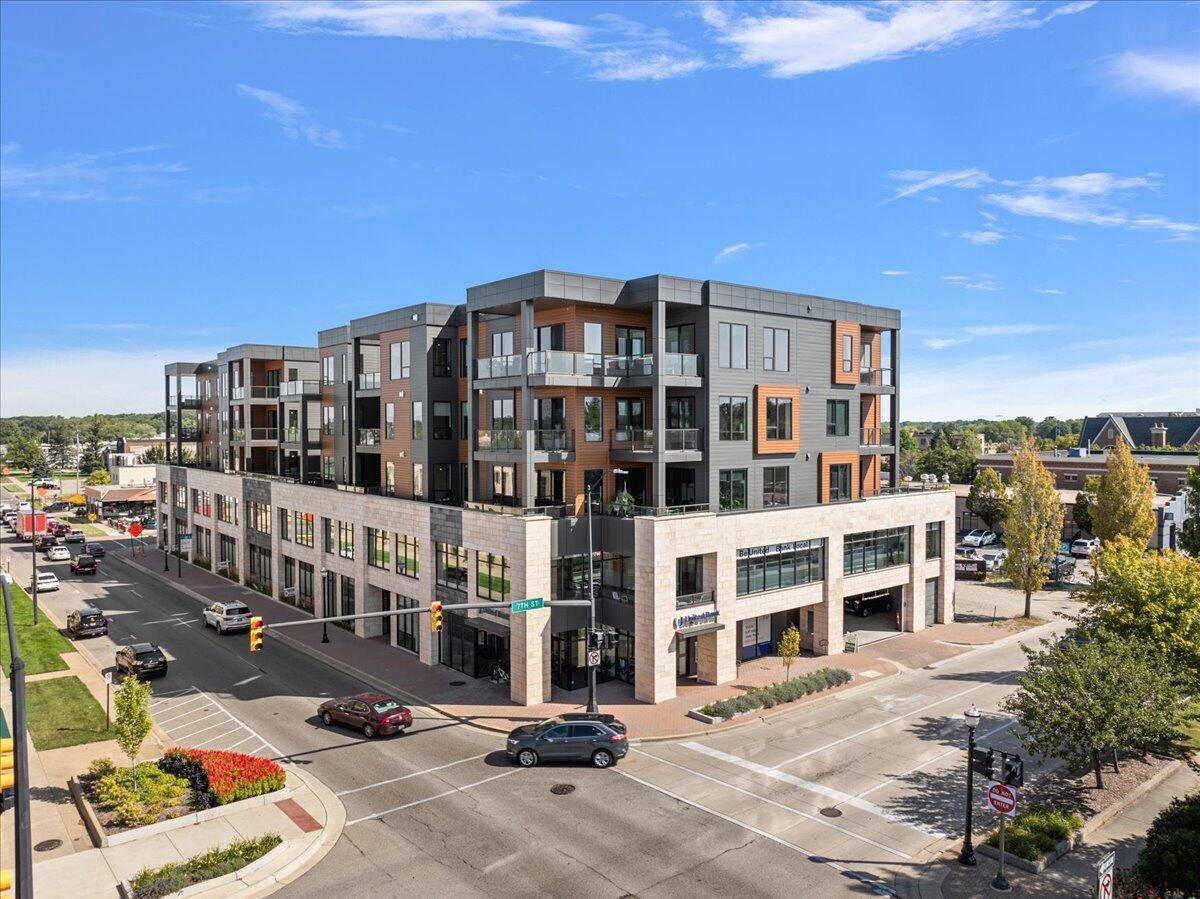 159 S River AVE #502, Holland City, MI 49423