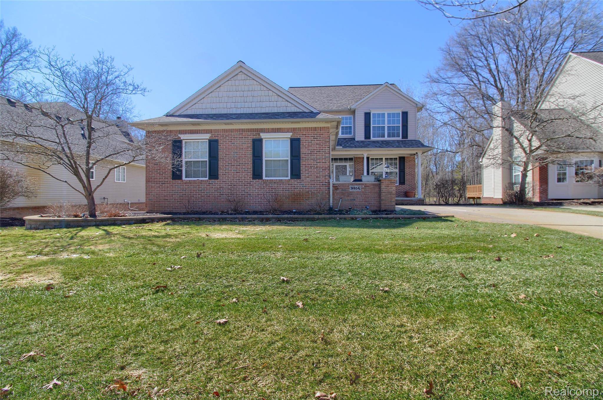 9814 Tioga TRL #120, Hamburg Township, MI 48169