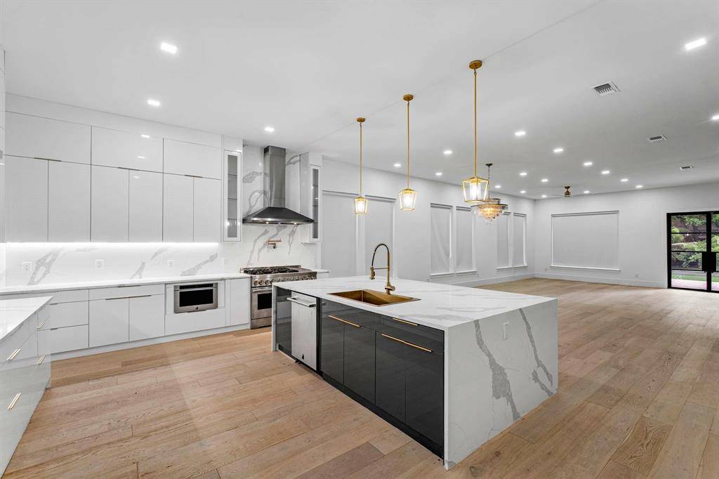 13032 COPENHILL Road, Dallas, TX 75240